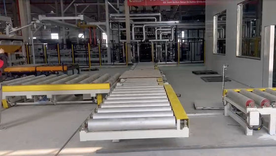 4×8 Kunstplatten MDF Kurzzykluspressmaschine Automatische Linie Holz-basierte Plattenproduktion