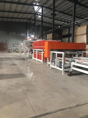 Industrielle Präzision 20000kN Laminatbodenproduktionslinie Kurzzyklus-Hotpress